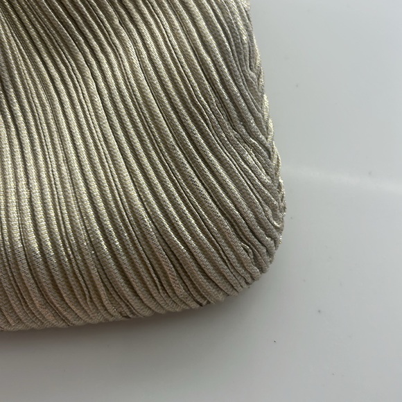 LOEFFLER RANDALL Bow Shoulder Bag - GOLD w/ dust bag - Picture 8 of 10